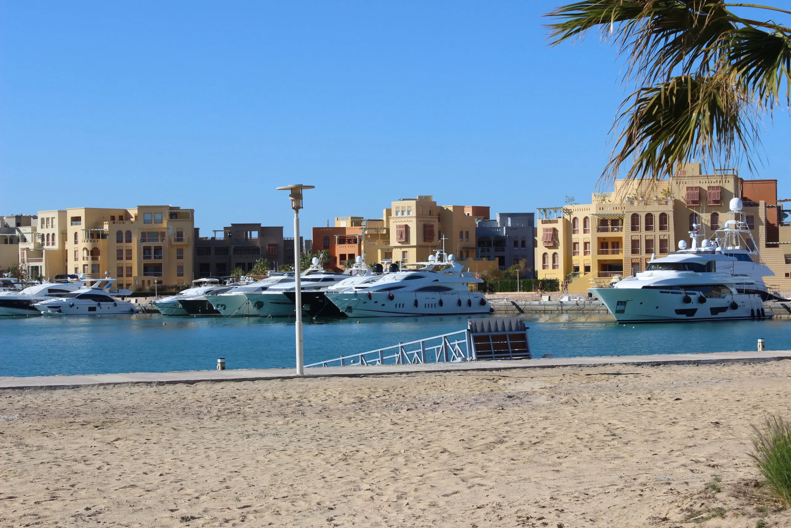 El Gouna Stadtrundfahrt und Wüstensafari – Dry Canyon ab Hurghada