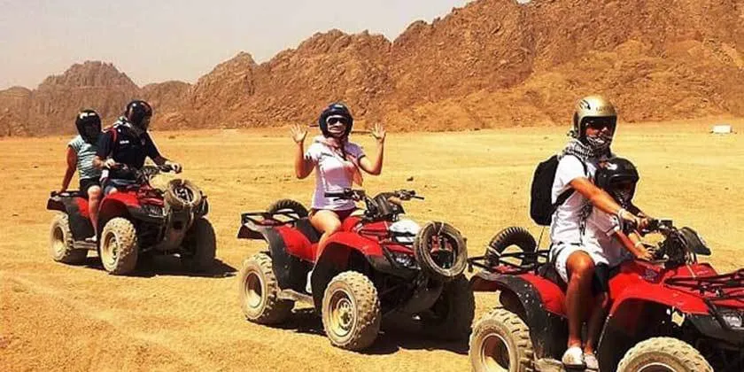 5-stündige Quadtour ab Marsa Alam – Quadfahrt mit Kamelreiten am Nachmittag