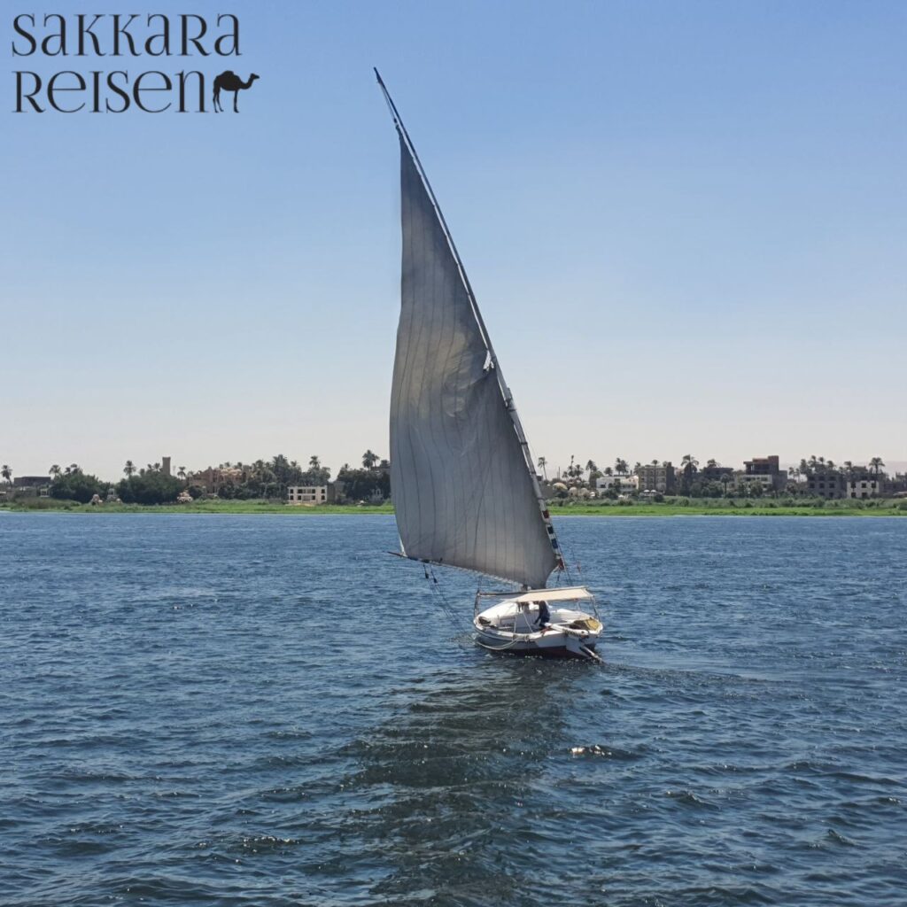 Felucca-Fahrt bei Sonnenuntergang