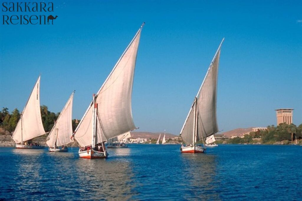 Mittagessen auf einer Feluke – Traditionelle Segelfahrt auf dem Nil